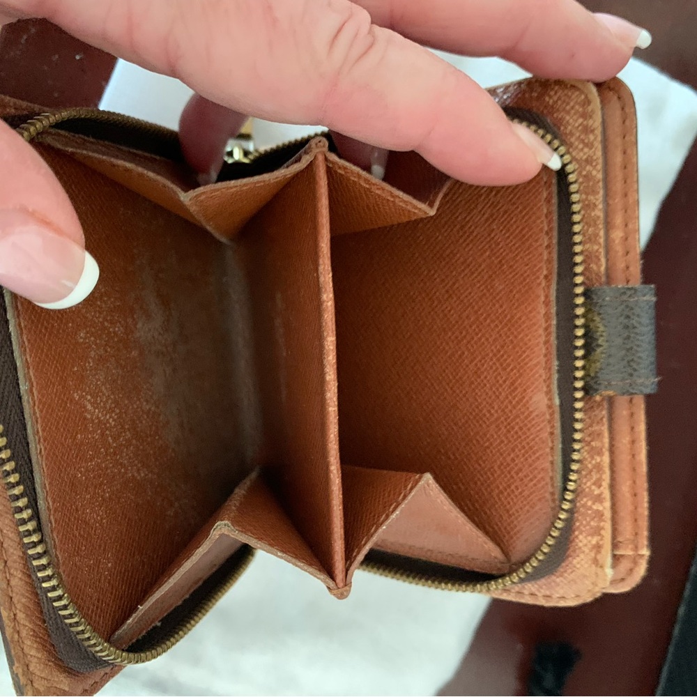Sold***Authentic Louis Vuitton Brown Leather small Wallet - Picture 3 of 9